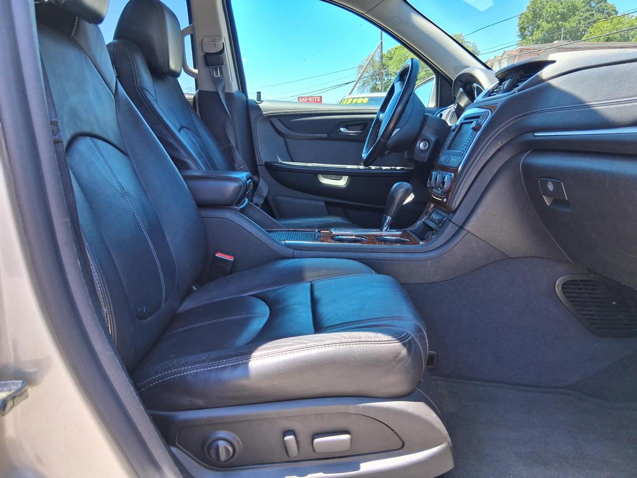 Chevrolet Traverse 2LT AWD 2013