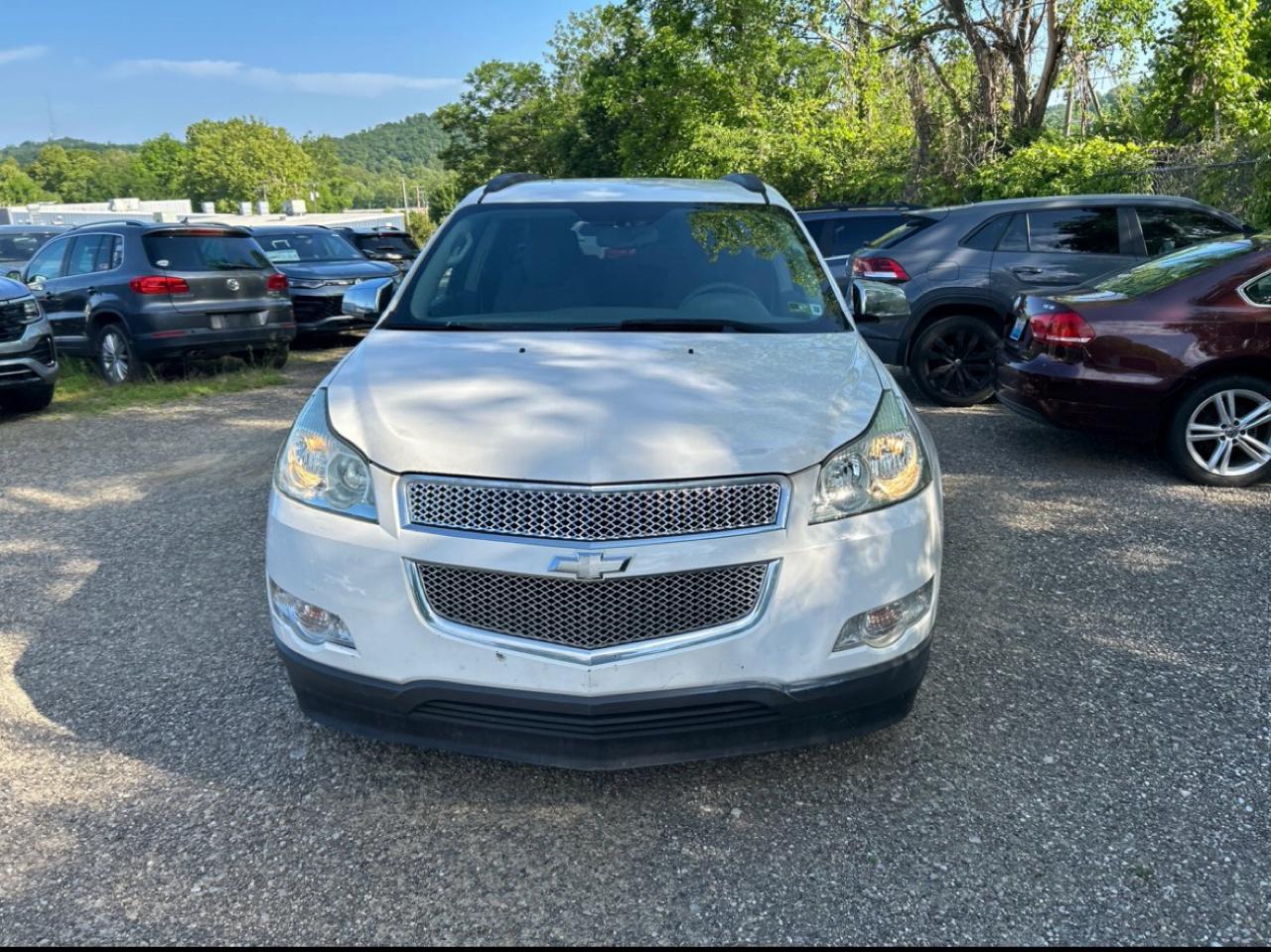 Chevrolet Traverse LS FWD 2011
