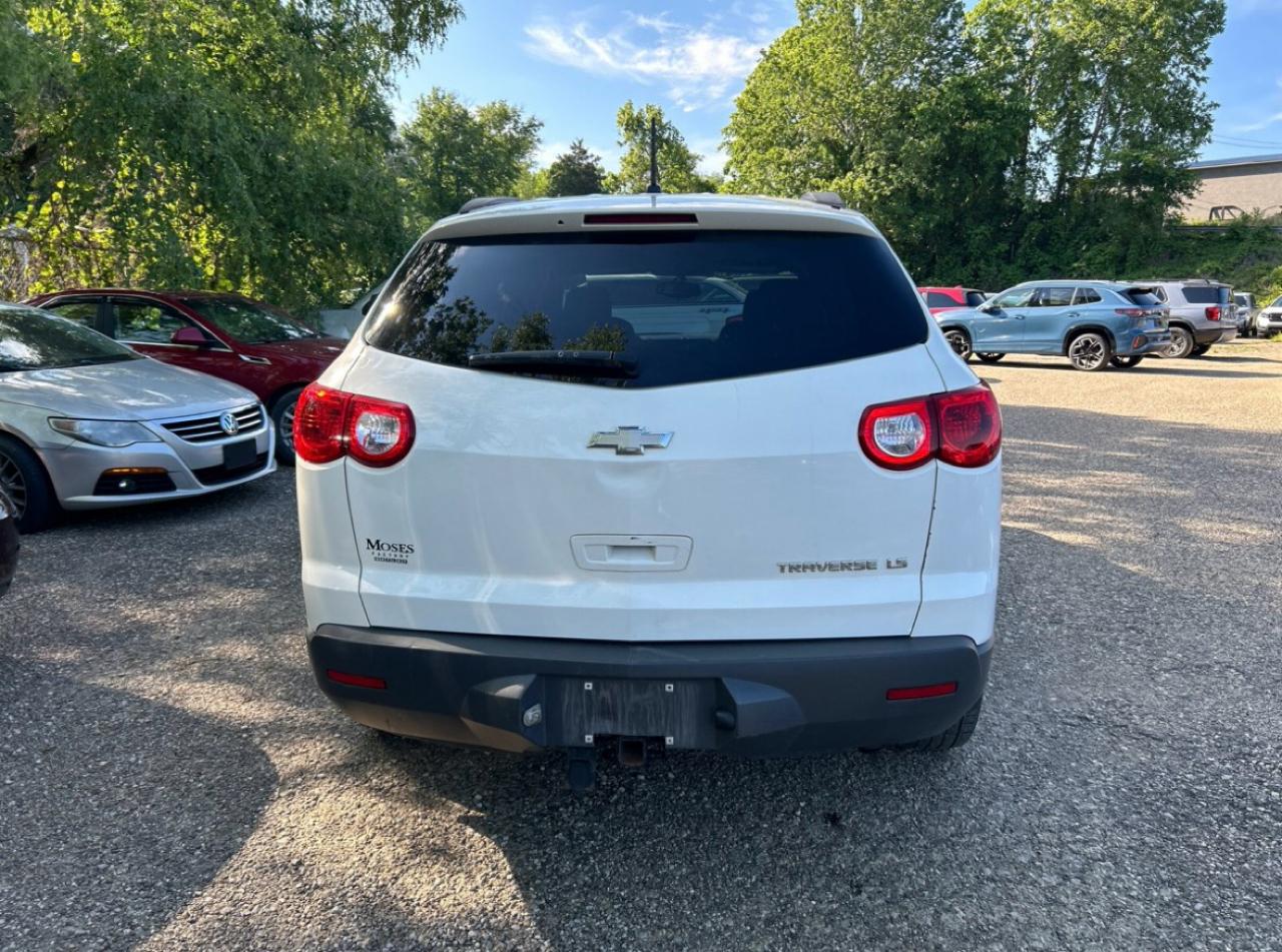 Chevrolet Traverse LS FWD 2011