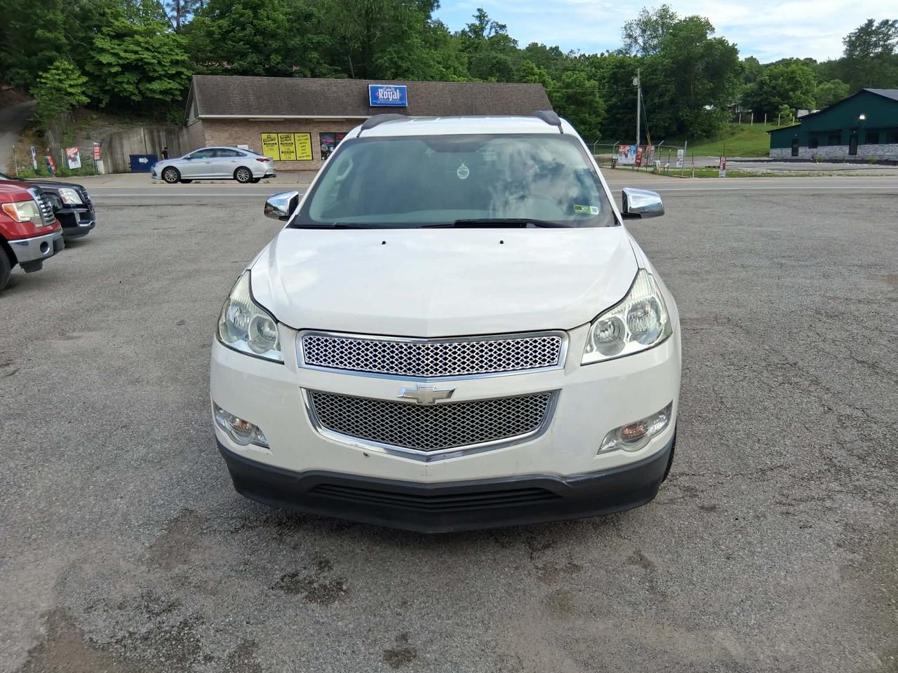 Chevrolet Traverse LS FWD 2011