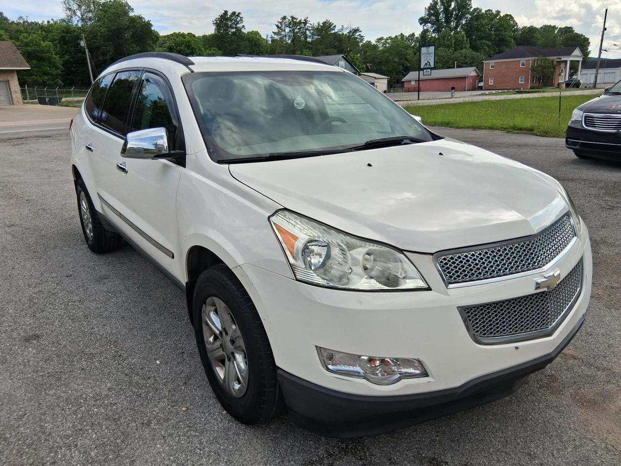 Chevrolet Traverse LS FWD 2011