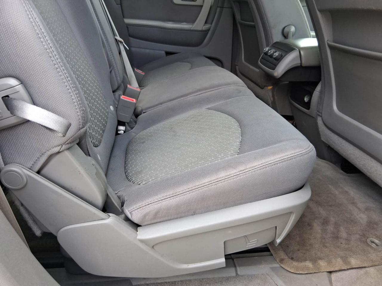 Chevrolet Traverse LS FWD 2011