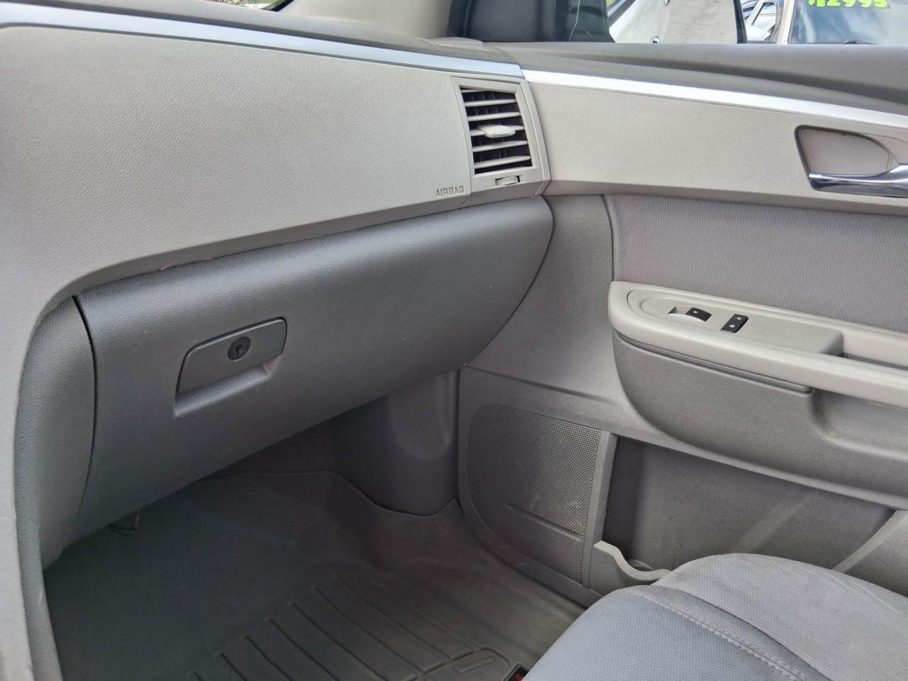 Chevrolet Traverse LS FWD 2011