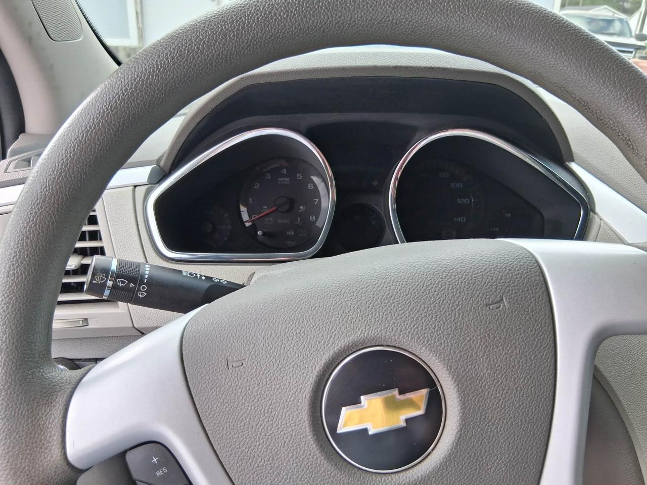 Chevrolet Traverse LS FWD 2011