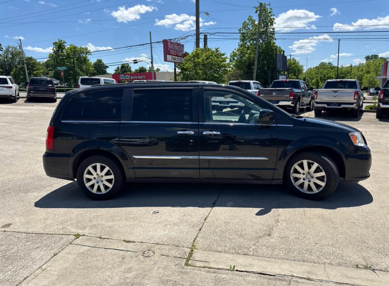 Chrysler Town & Country Touring 2016