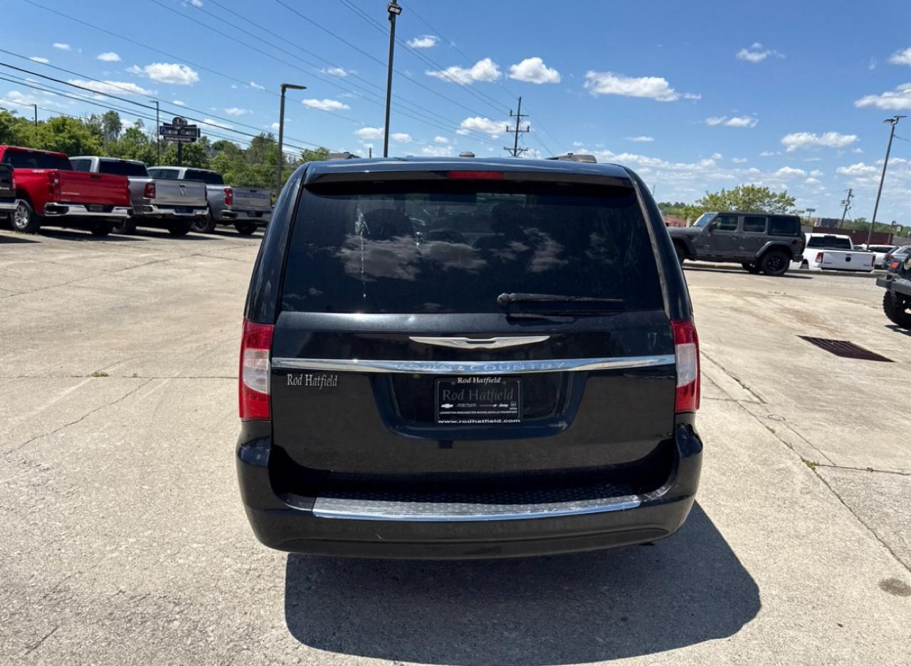 Chrysler Town & Country Touring 2016