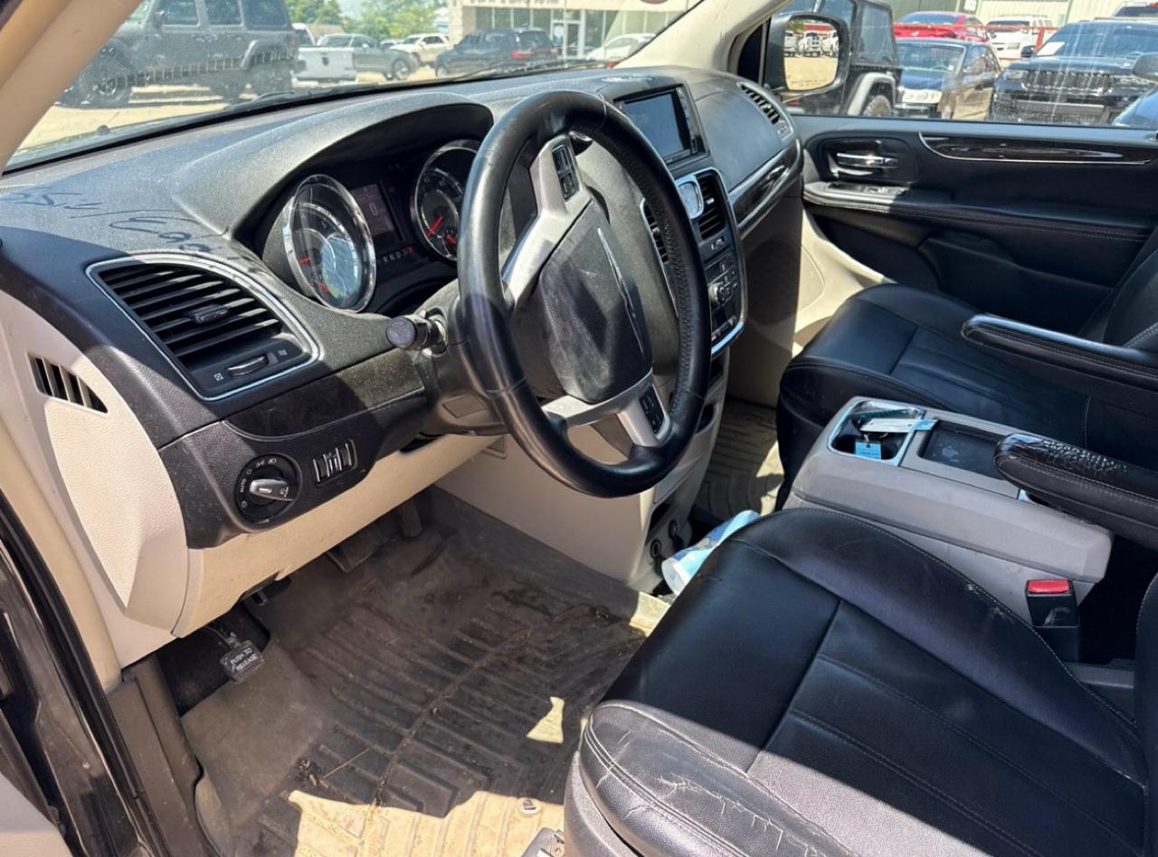 Chrysler Town & Country Touring 2016