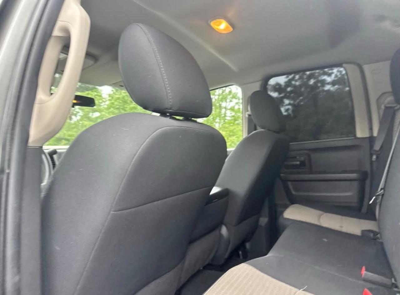 RAM 1500 ST Quad Cab 4WD 2012