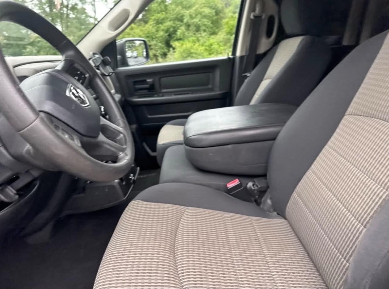 RAM 1500 ST Quad Cab 4WD 2012