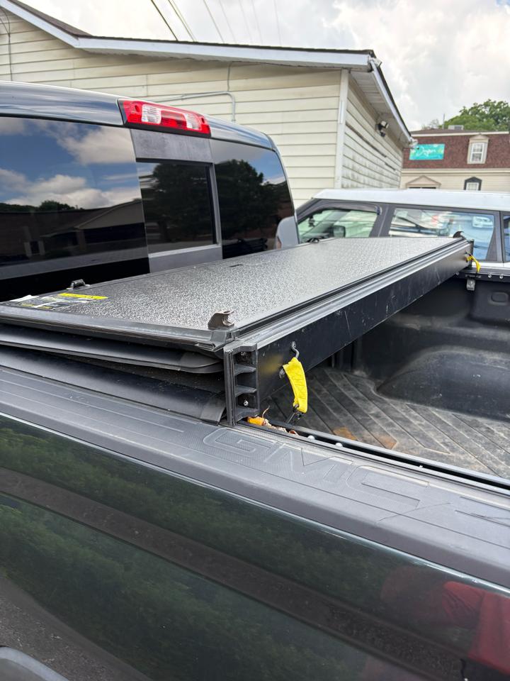 GMC Sierra 1500 4WD Crew Cab 147" SLT 2017