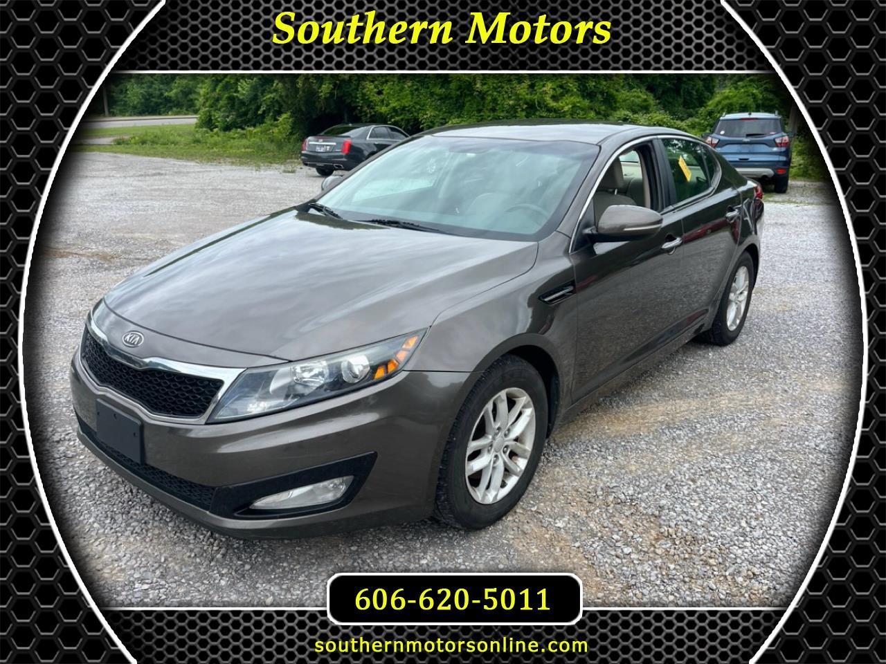 Kia Optima LX MT 2012