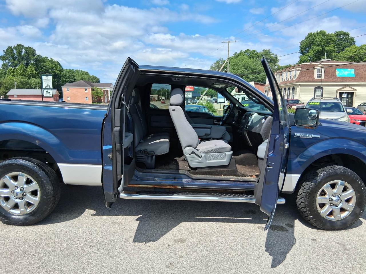 Ford F-150 XLT SuperCab 8-ft. Bed 4WD 2013