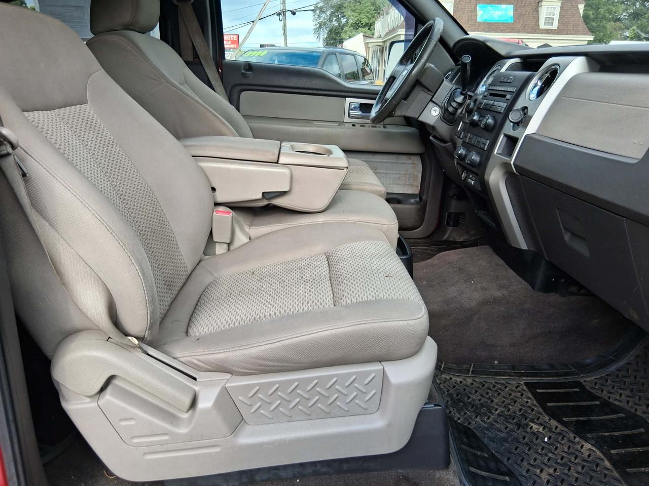 Ford F-150 XLT SuperCrew 5.5-ft. Bed 4WD 2010
