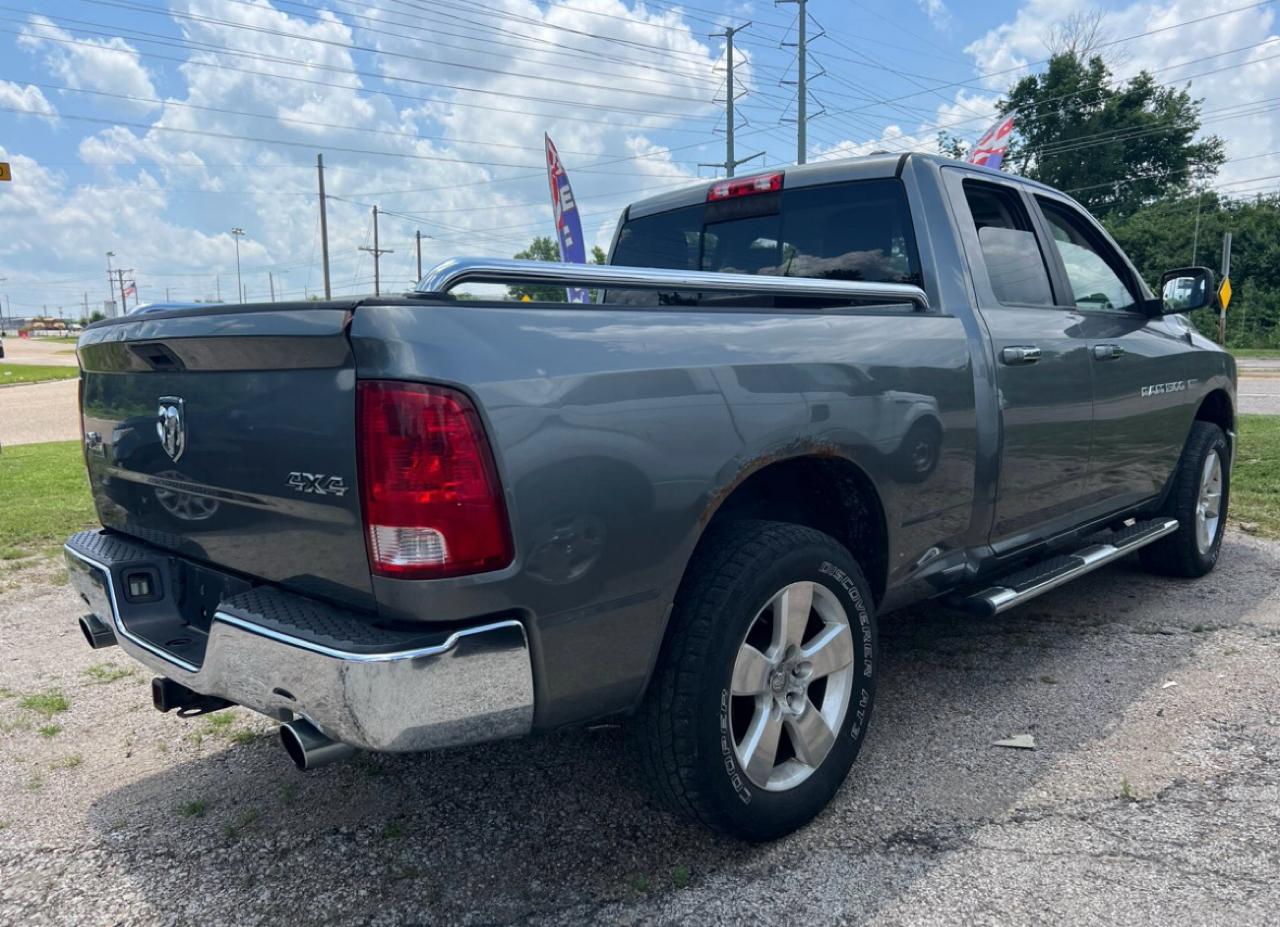 RAM 1500 SLT Quad Cab 4WD 2012