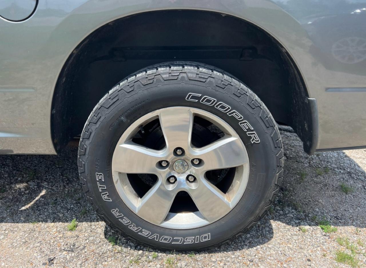 RAM 1500 SLT Quad Cab 4WD 2012