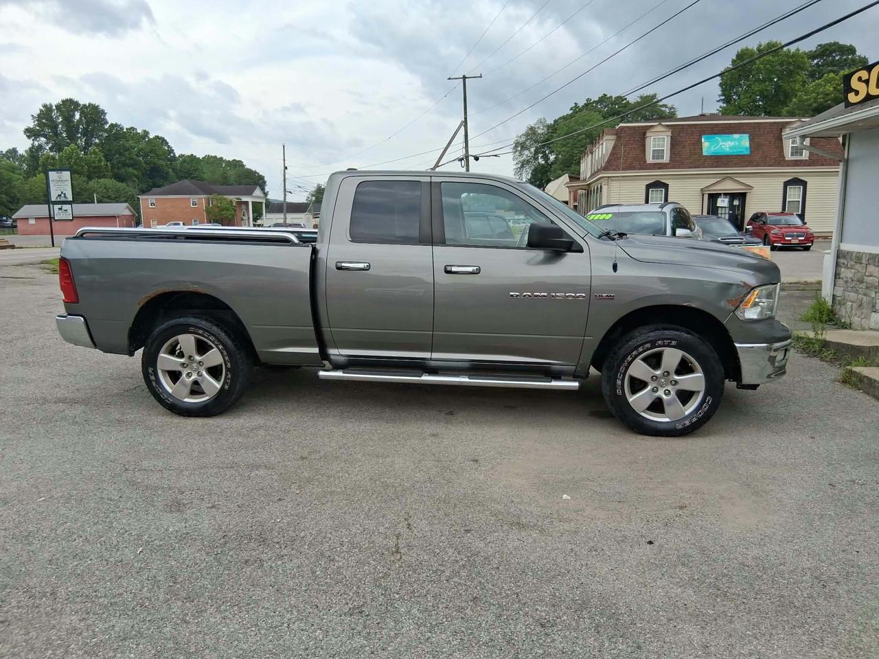 RAM 1500 4WD Quad Cab 140.5" Big Horn 2012