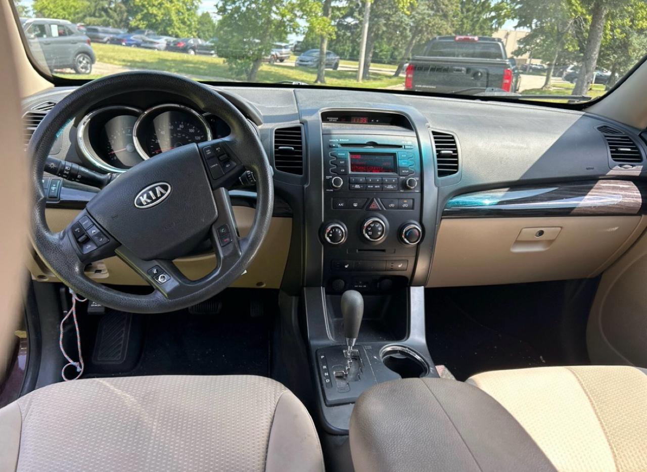 Kia Sorento 2WD 4dr I4 Base 2012