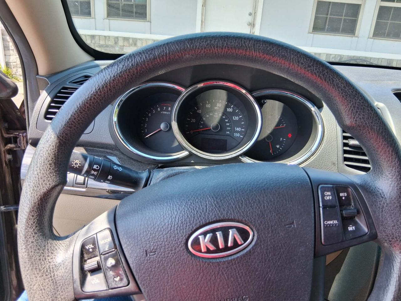 Kia Sorento 2WD 4dr I4 Base 2012