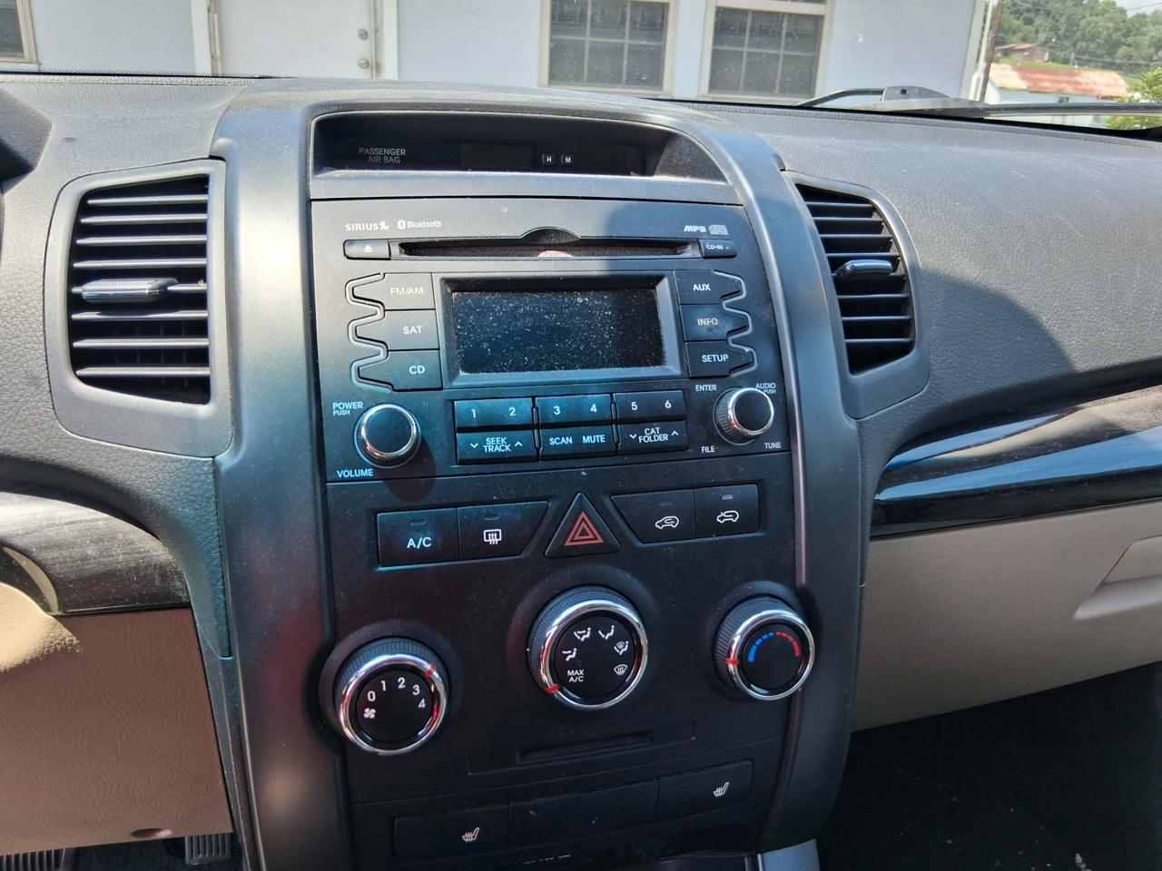 Kia Sorento 2WD 4dr I4 Base 2012