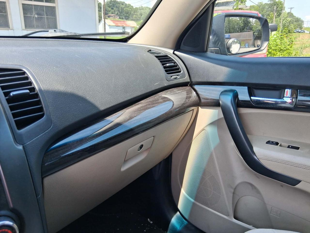 Kia Sorento 2WD 4dr I4 Base 2012