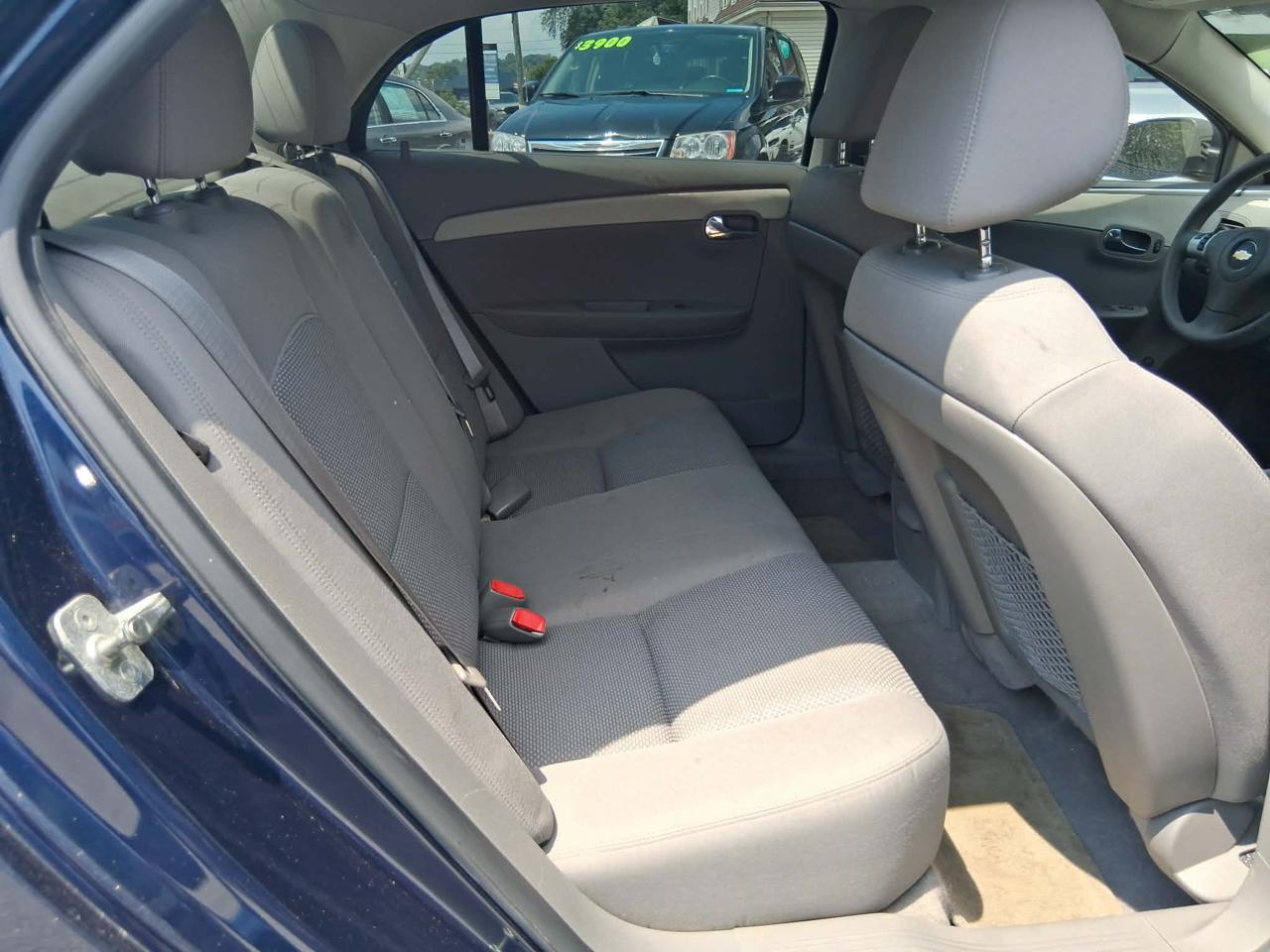 Chevrolet Malibu LS 2012