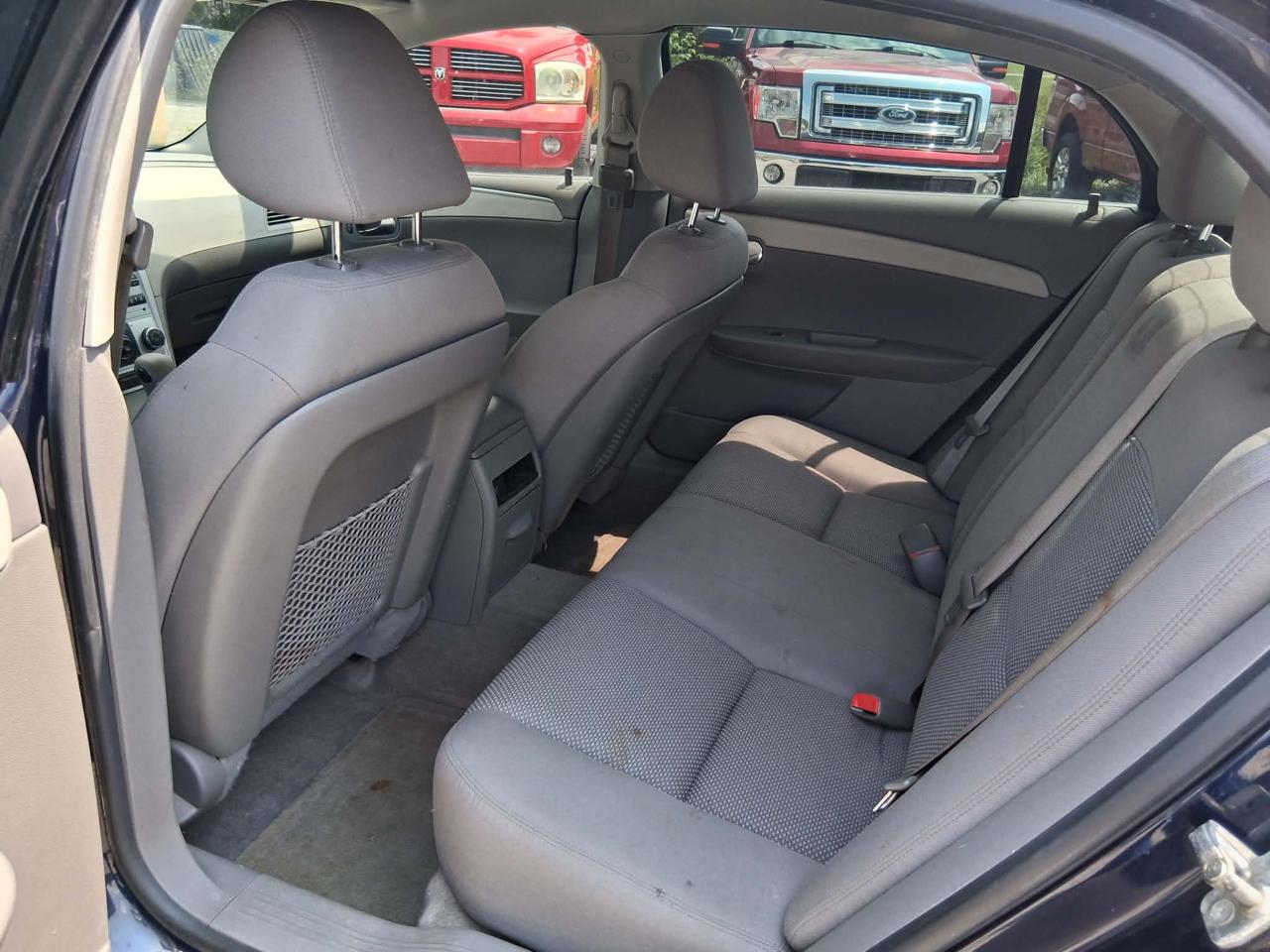 Chevrolet Malibu LS 2012
