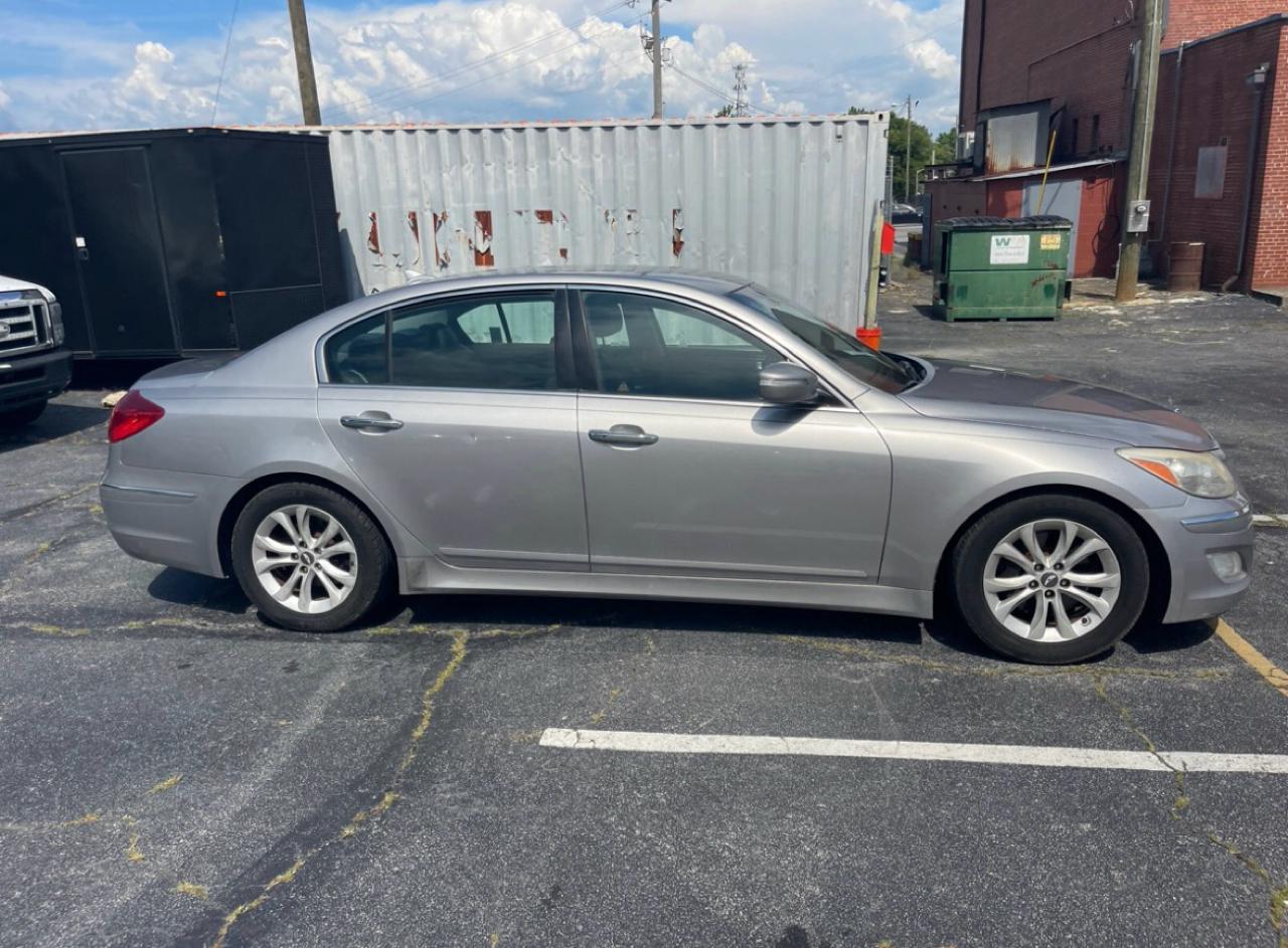 Hyundai Genesis 3.8L 2013