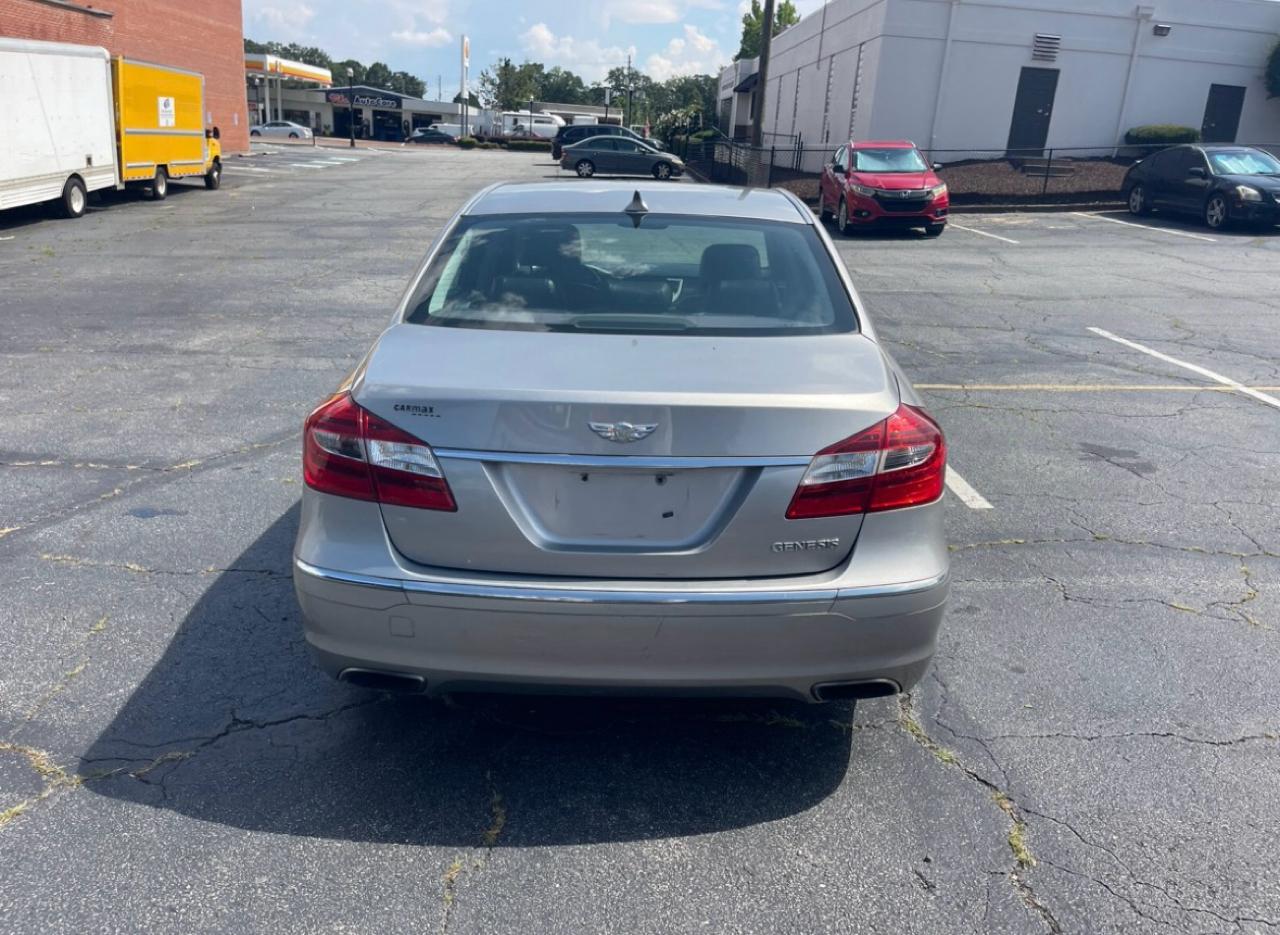 Hyundai Genesis 3.8L 2013