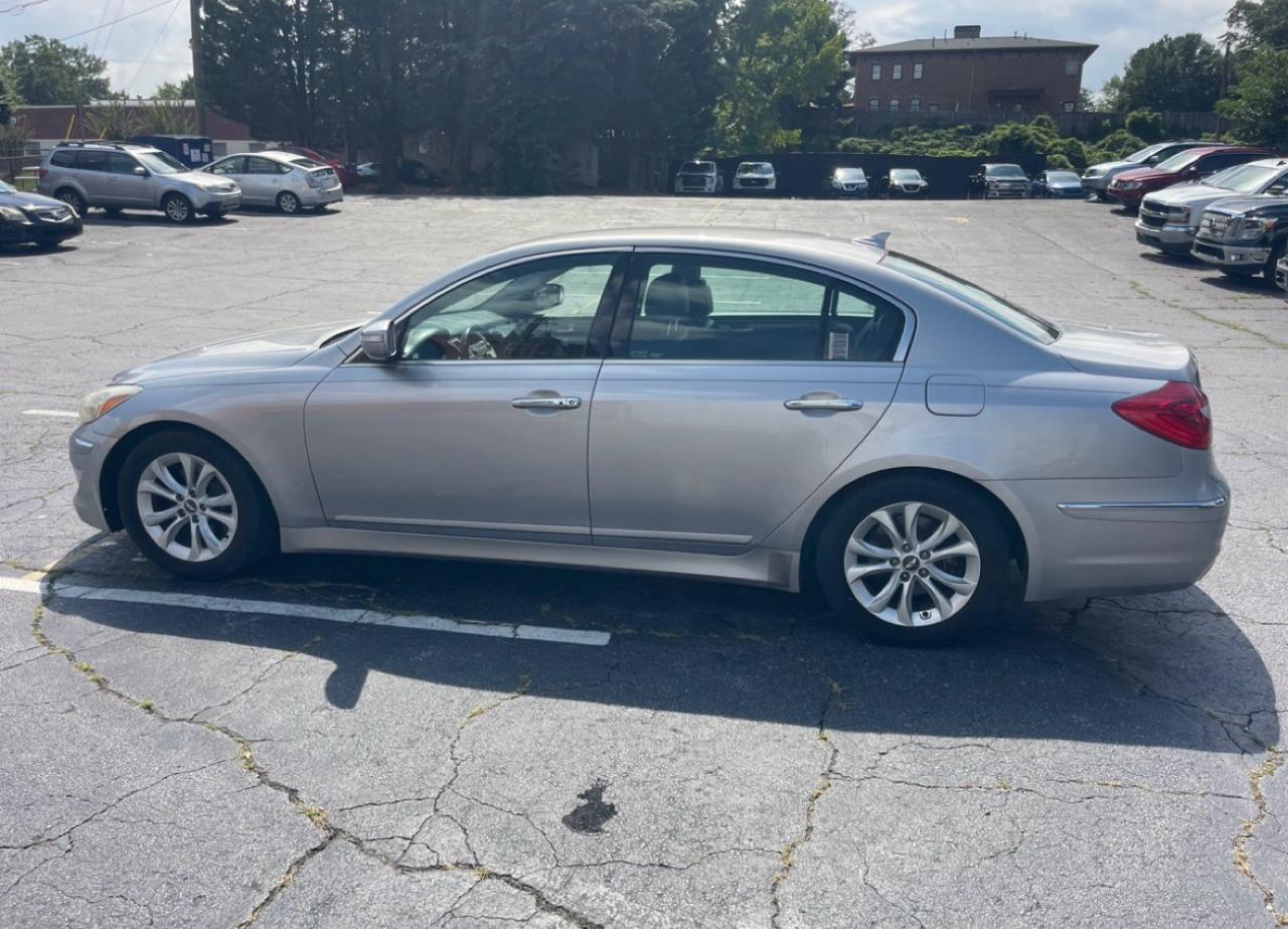 Hyundai Genesis 3.8L 2013