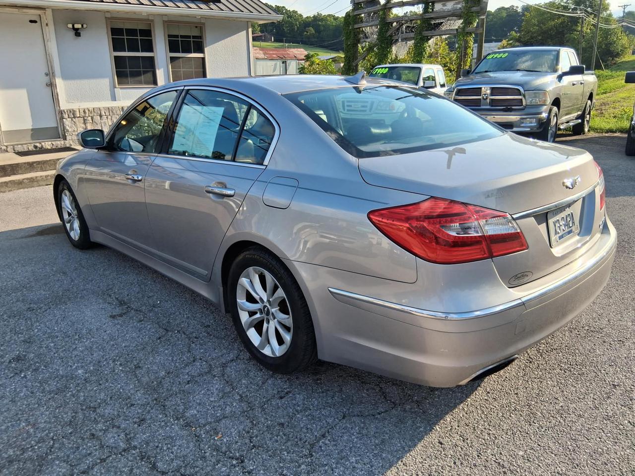 Hyundai Genesis 4dr Sdn V6 3.8L 2013