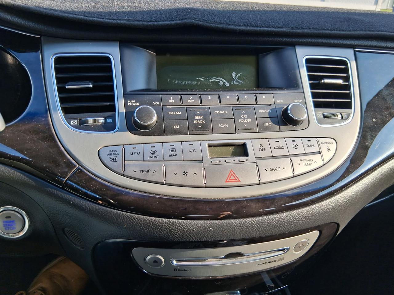 Hyundai Genesis 4dr Sdn V6 3.8L 2013