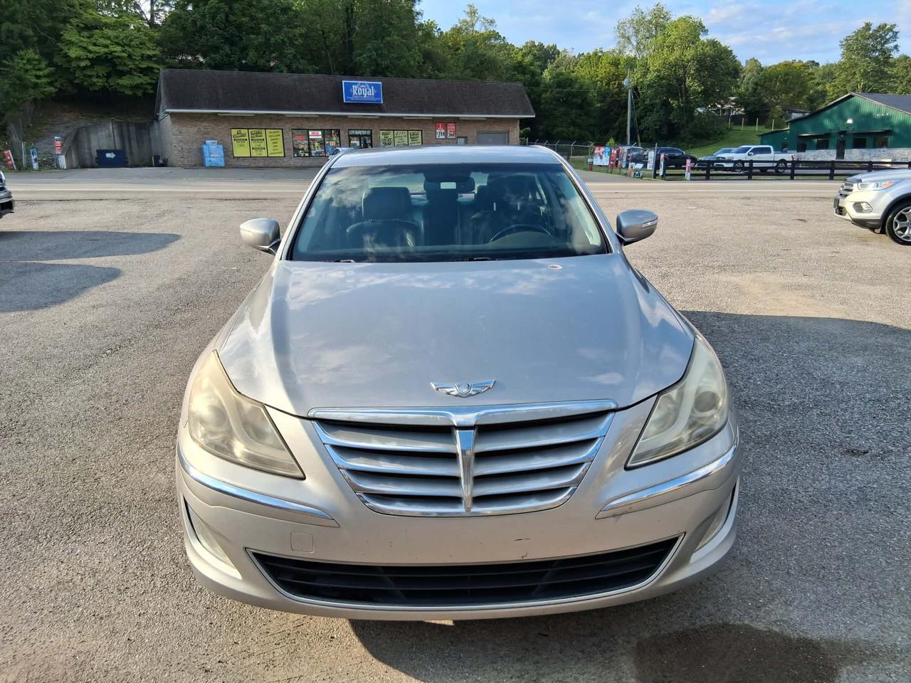 Hyundai Genesis 4dr Sdn V6 3.8L 2013