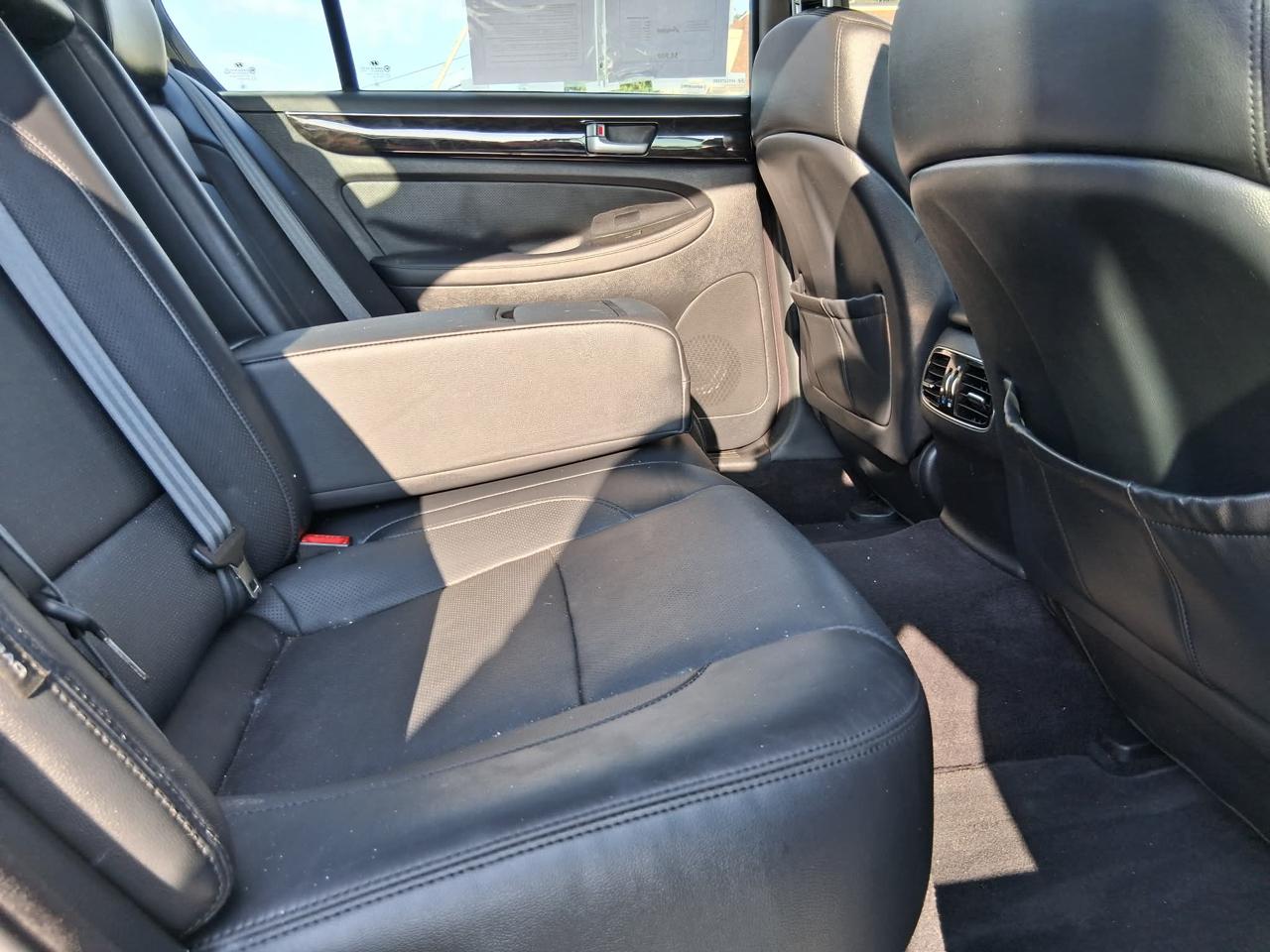 Hyundai Genesis 4dr Sdn V6 3.8L 2013