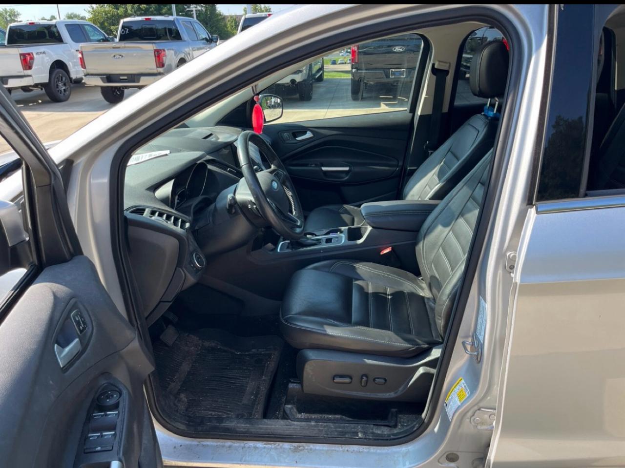 Ford Escape Titanium 4WD 2017