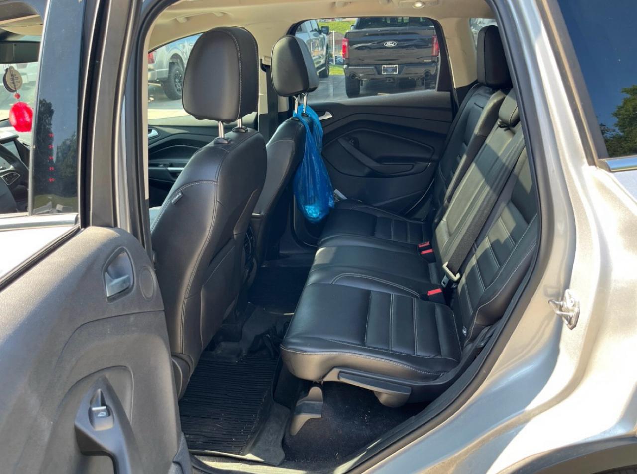 Ford Escape Titanium 4WD 2017