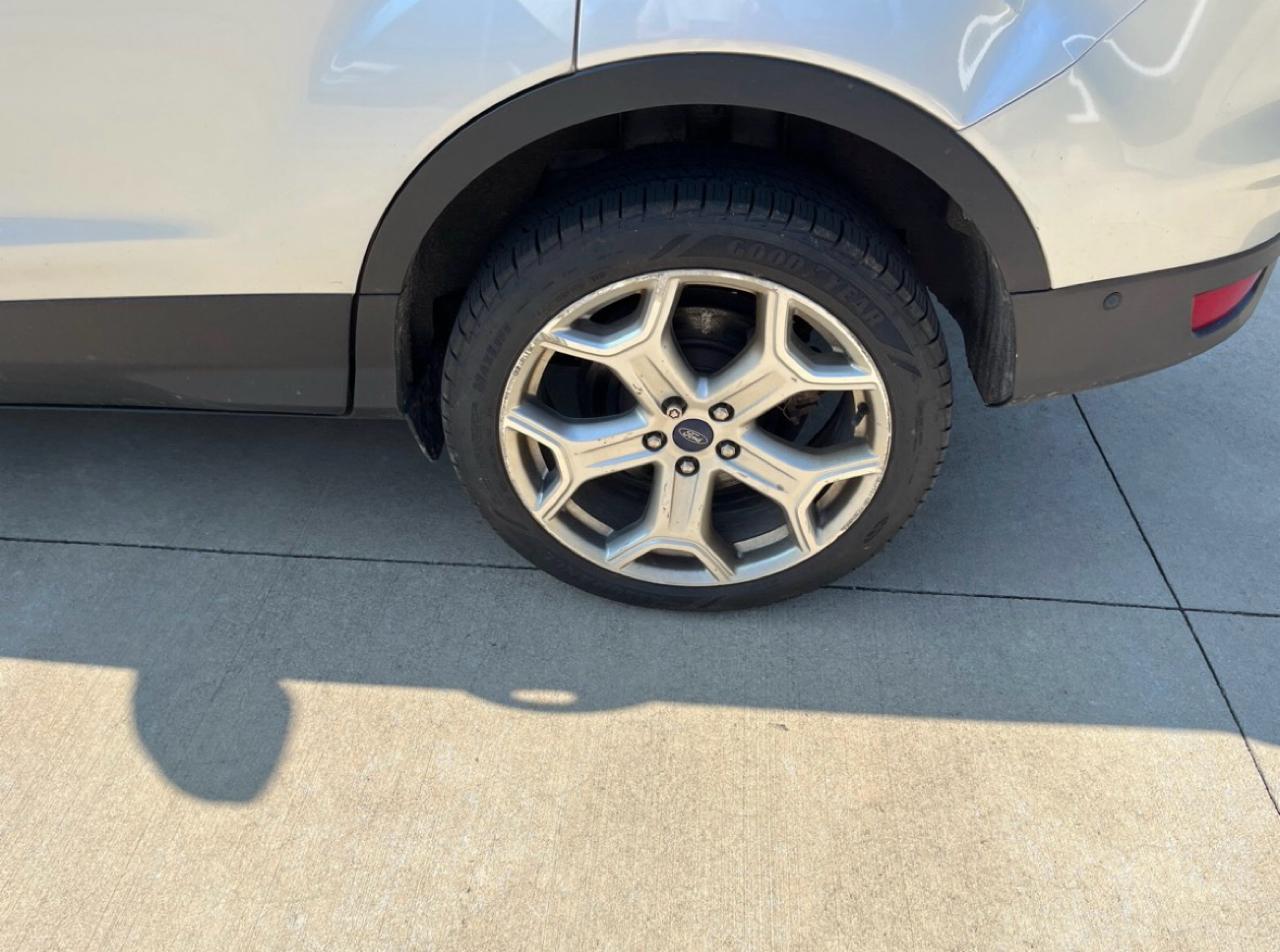 Ford Escape Titanium 4WD 2017