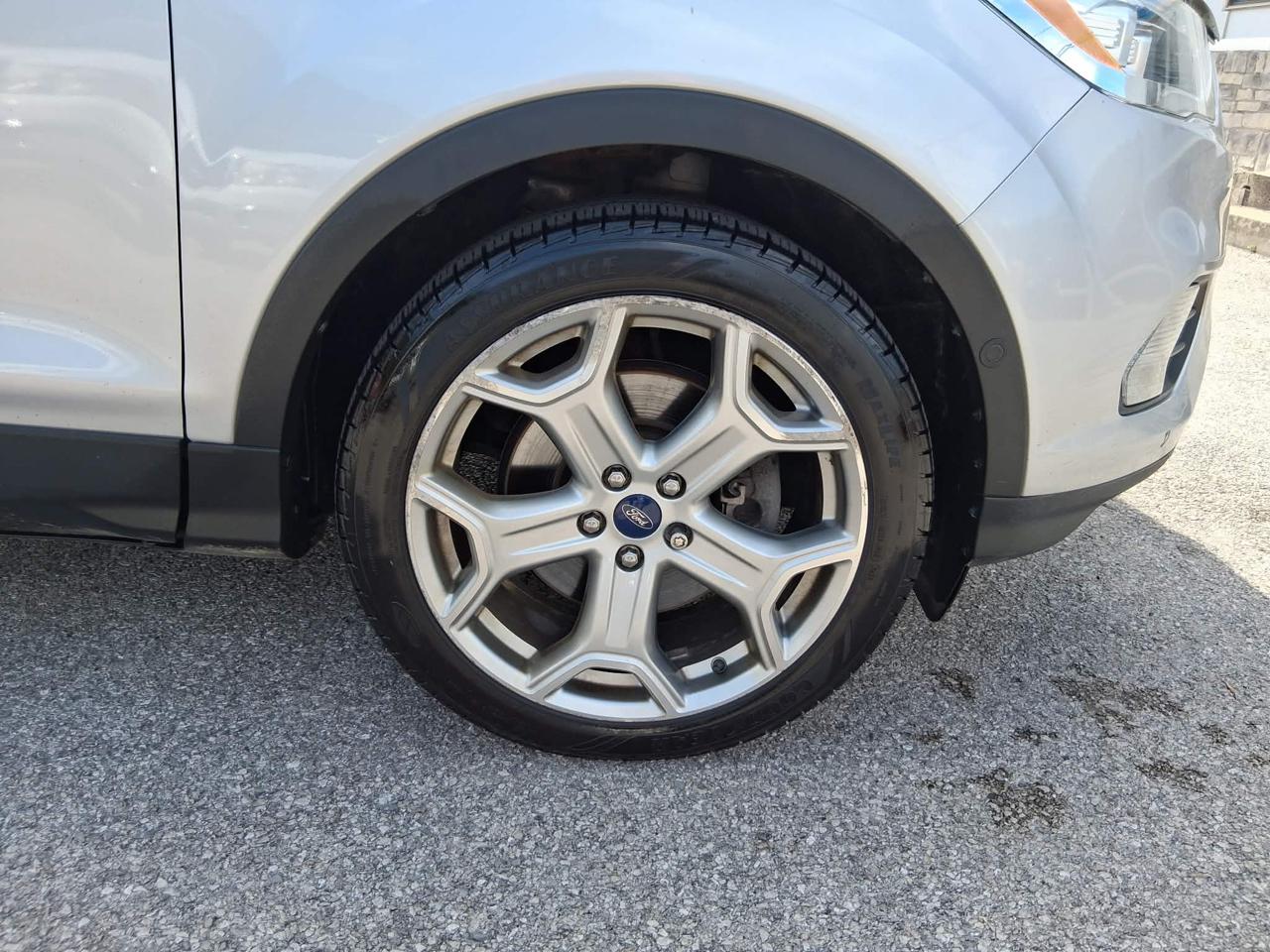 Ford Escape Titanium 4WD 2017