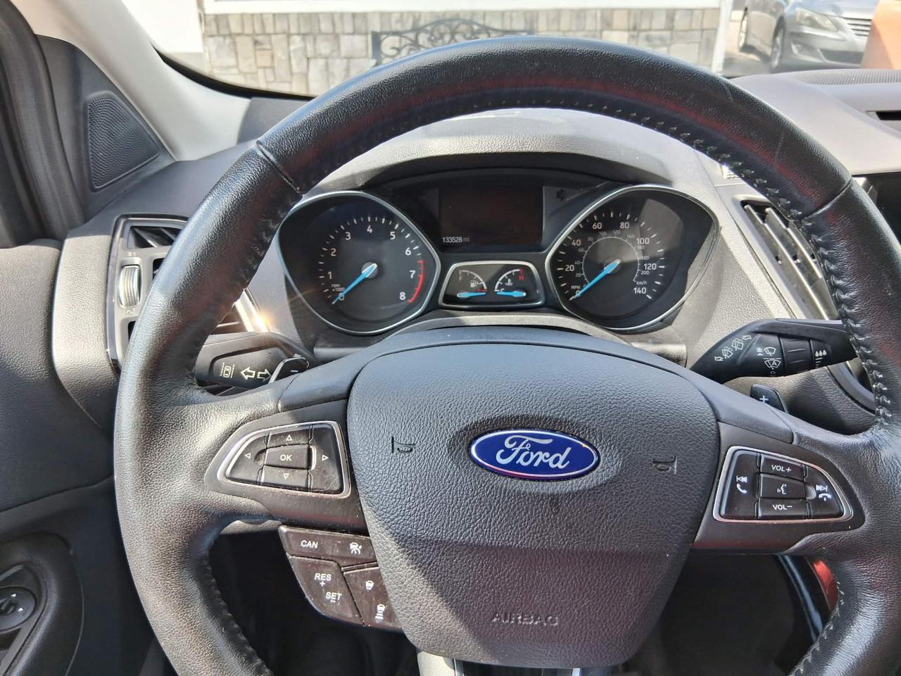 Ford Escape Titanium 4WD 2017