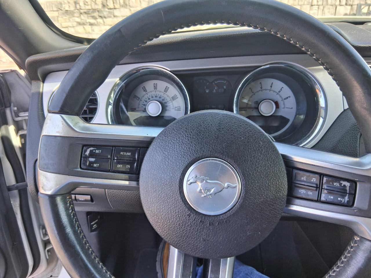 Ford Mustang 2dr Cpe V6 2010