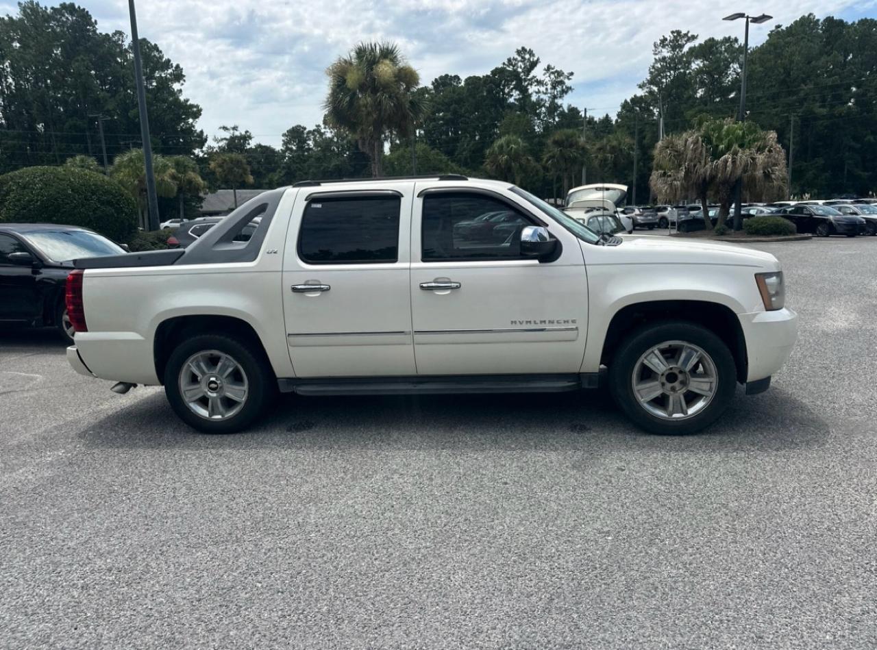 Chevrolet Avalanche LTZ 2WD 2010