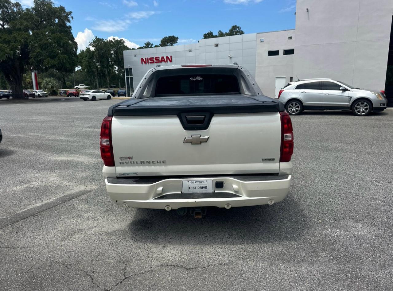 Chevrolet Avalanche LTZ 2WD 2010