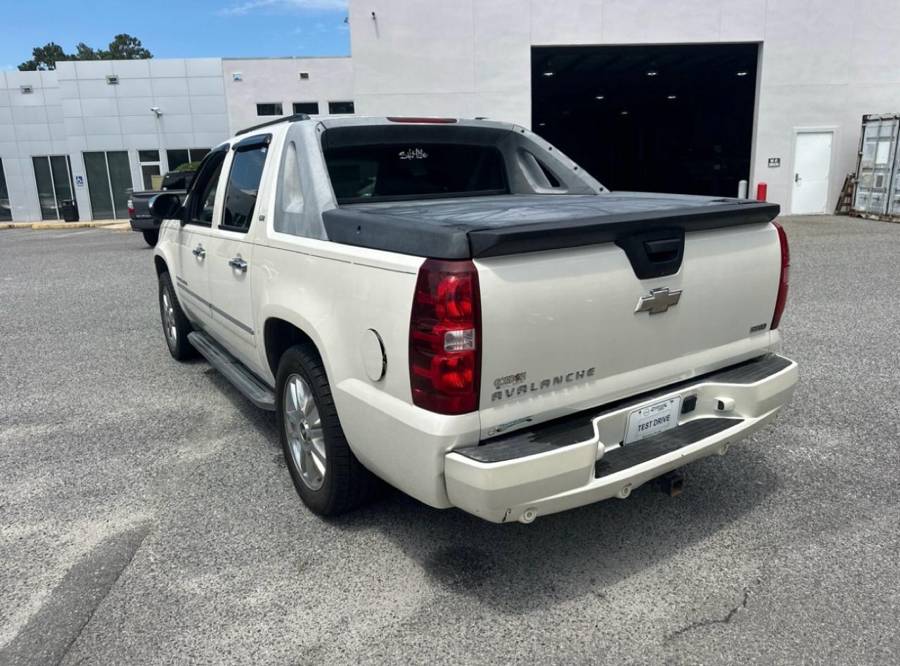 Chevrolet Avalanche LTZ 2WD 2010