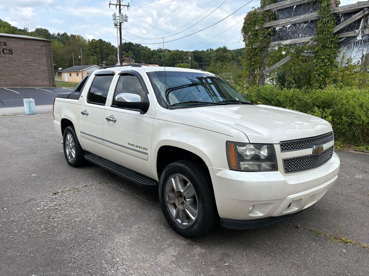 Chevrolet Avalanche LTZ 2WD 2010