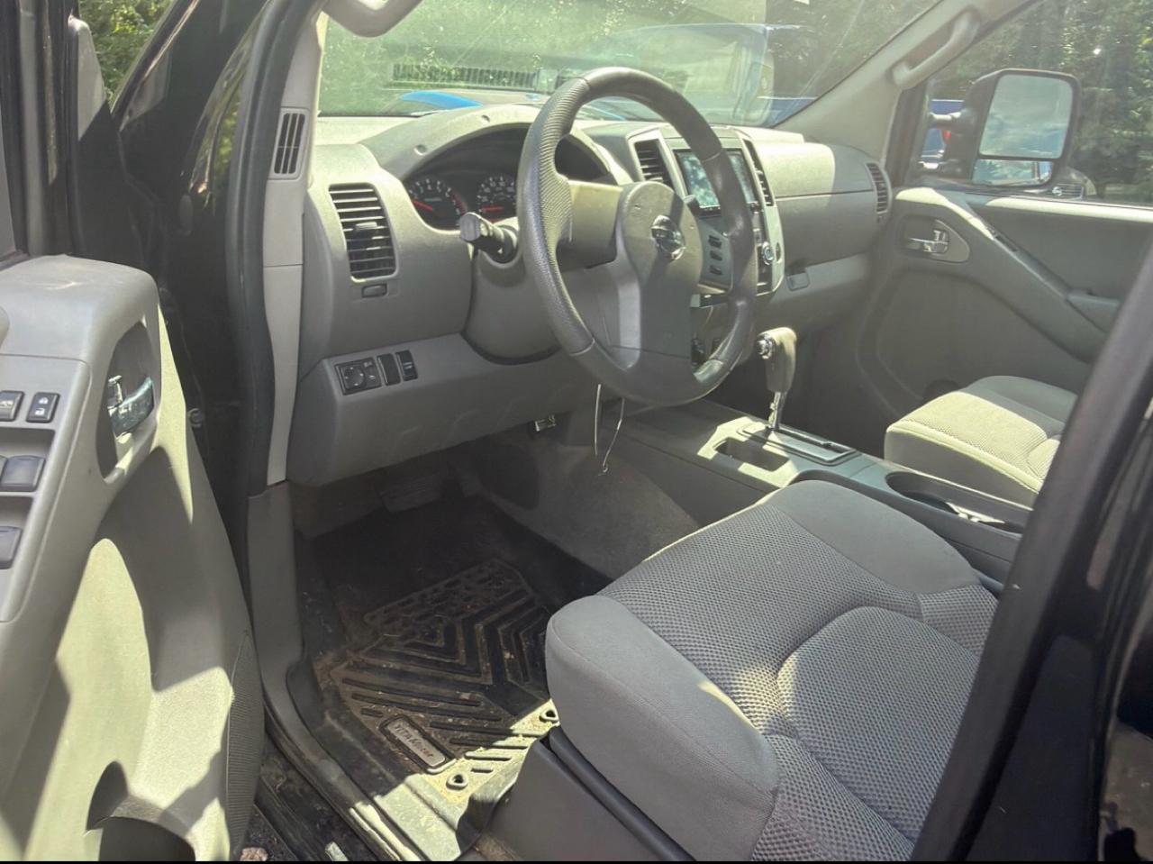 Nissan Frontier 4WD Crew Cab SWB Auto SV 2012