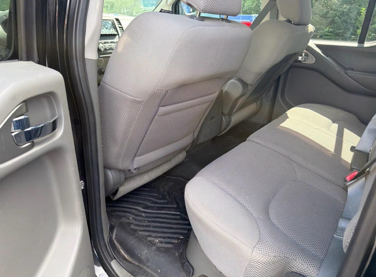 Nissan Frontier 4WD Crew Cab SWB Auto SV 2012