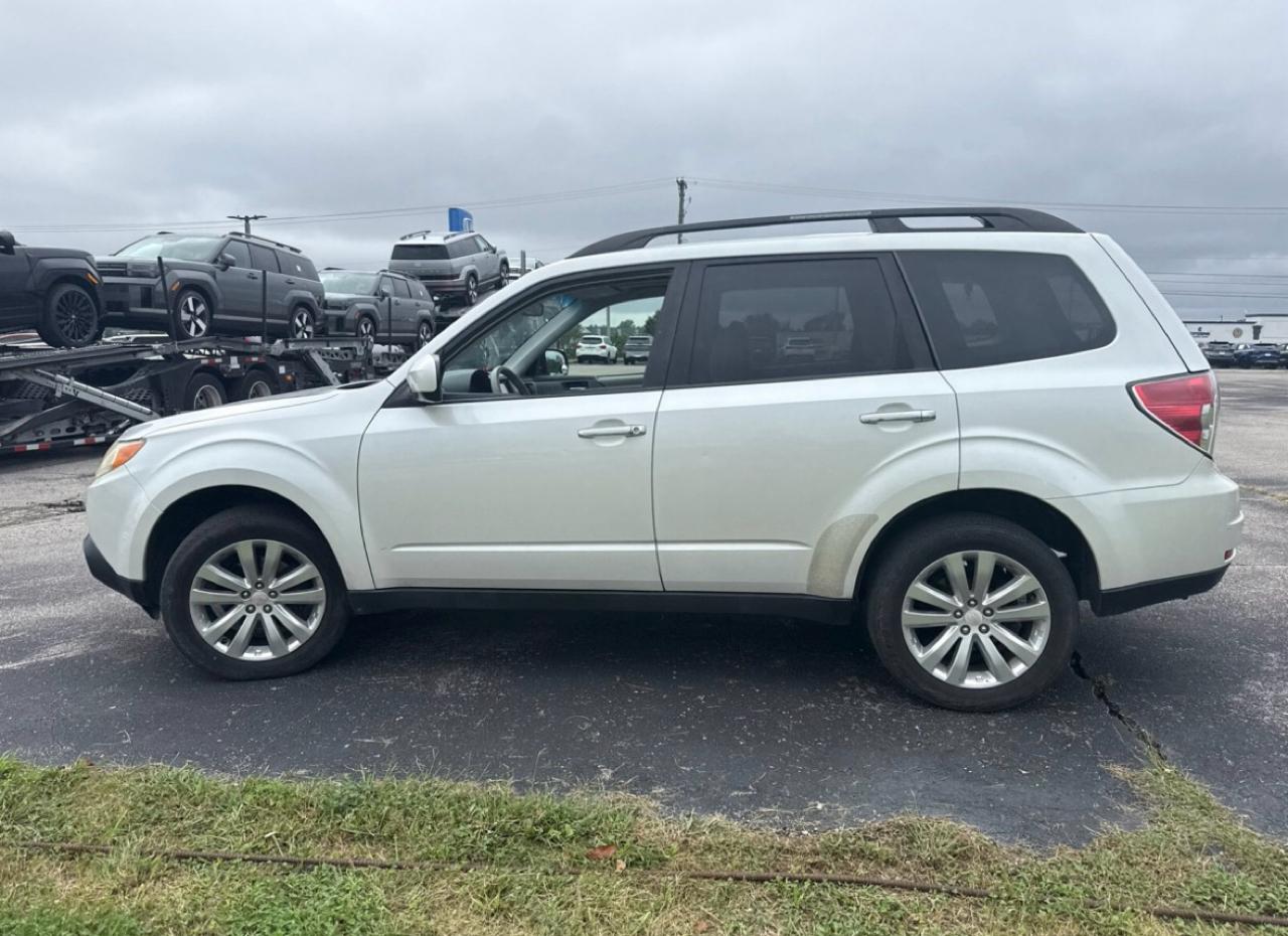 Subaru Forester 2.5 X Premium Package 2011