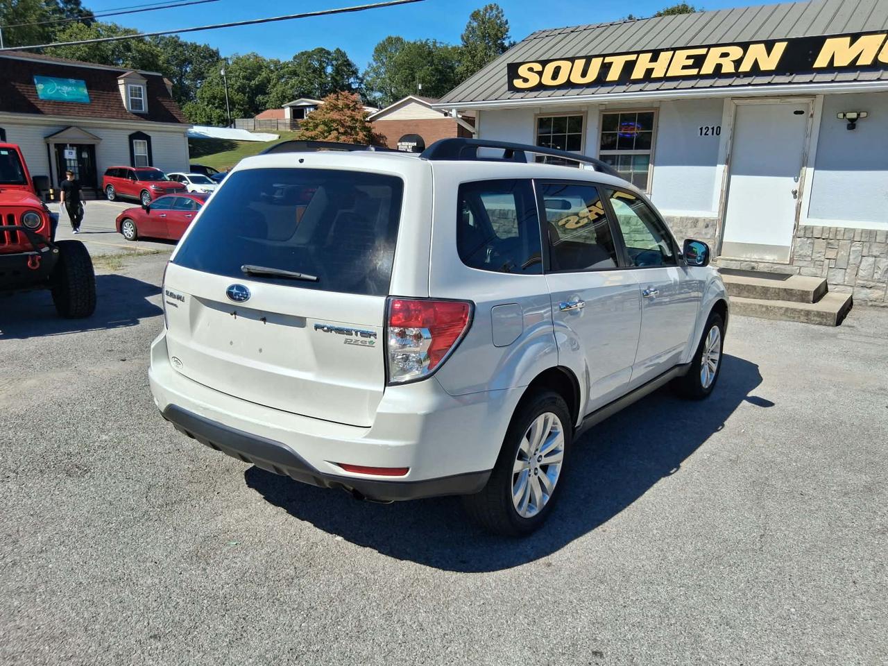 Subaru Forester 2.5 X Premium Package 2011