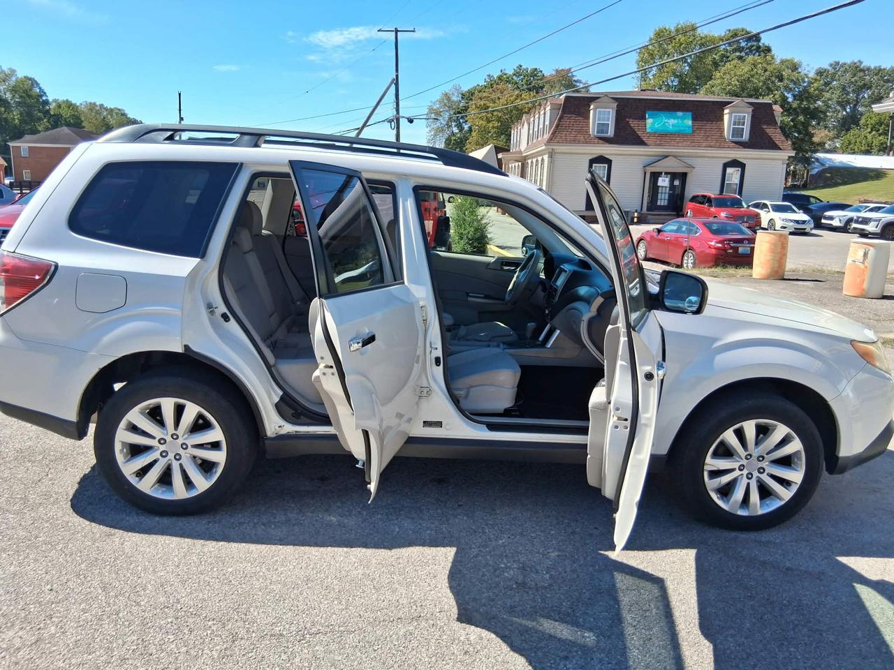 Subaru Forester 2.5 X Premium Package 2011