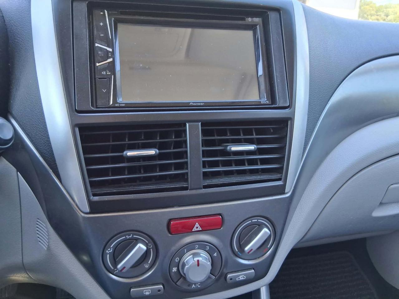 Subaru Forester 2.5 X Premium Package 2011