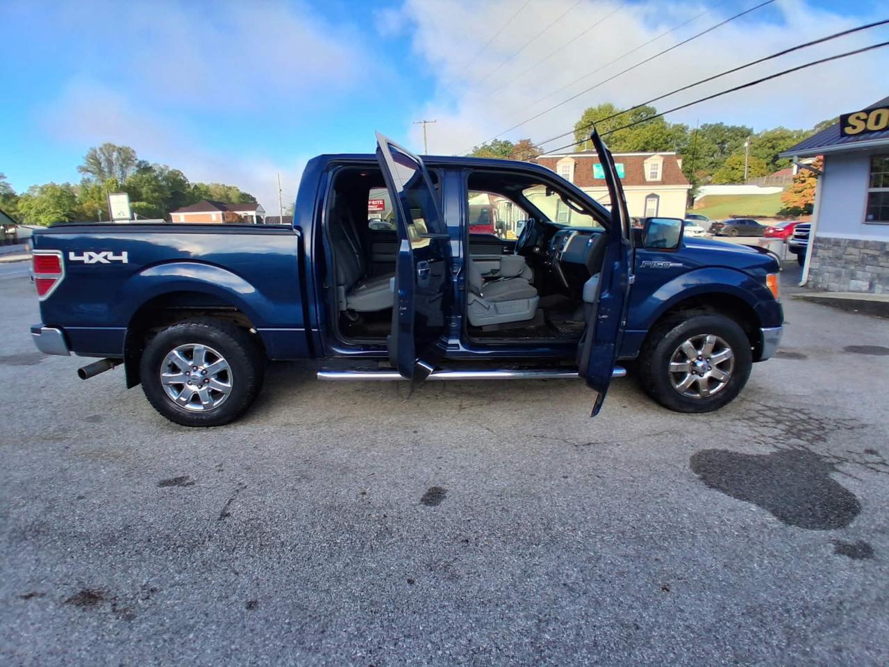Ford F-150 4WD SuperCrew 145" XLT 2013
